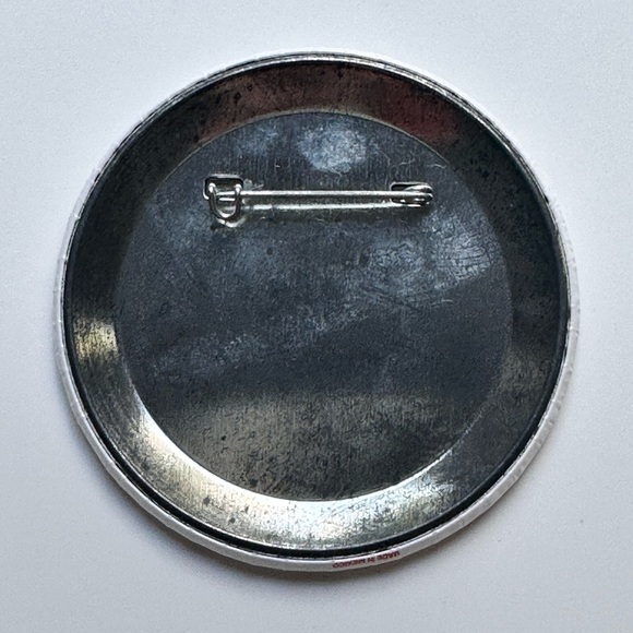 Disney Epcot Holidays Around The World Button 2000 Pin - Picture 5 of 6